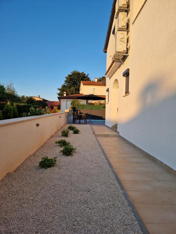 Villa Castanea - Kuca Za Odmor S Bazenom Kukci エクステリア 写真